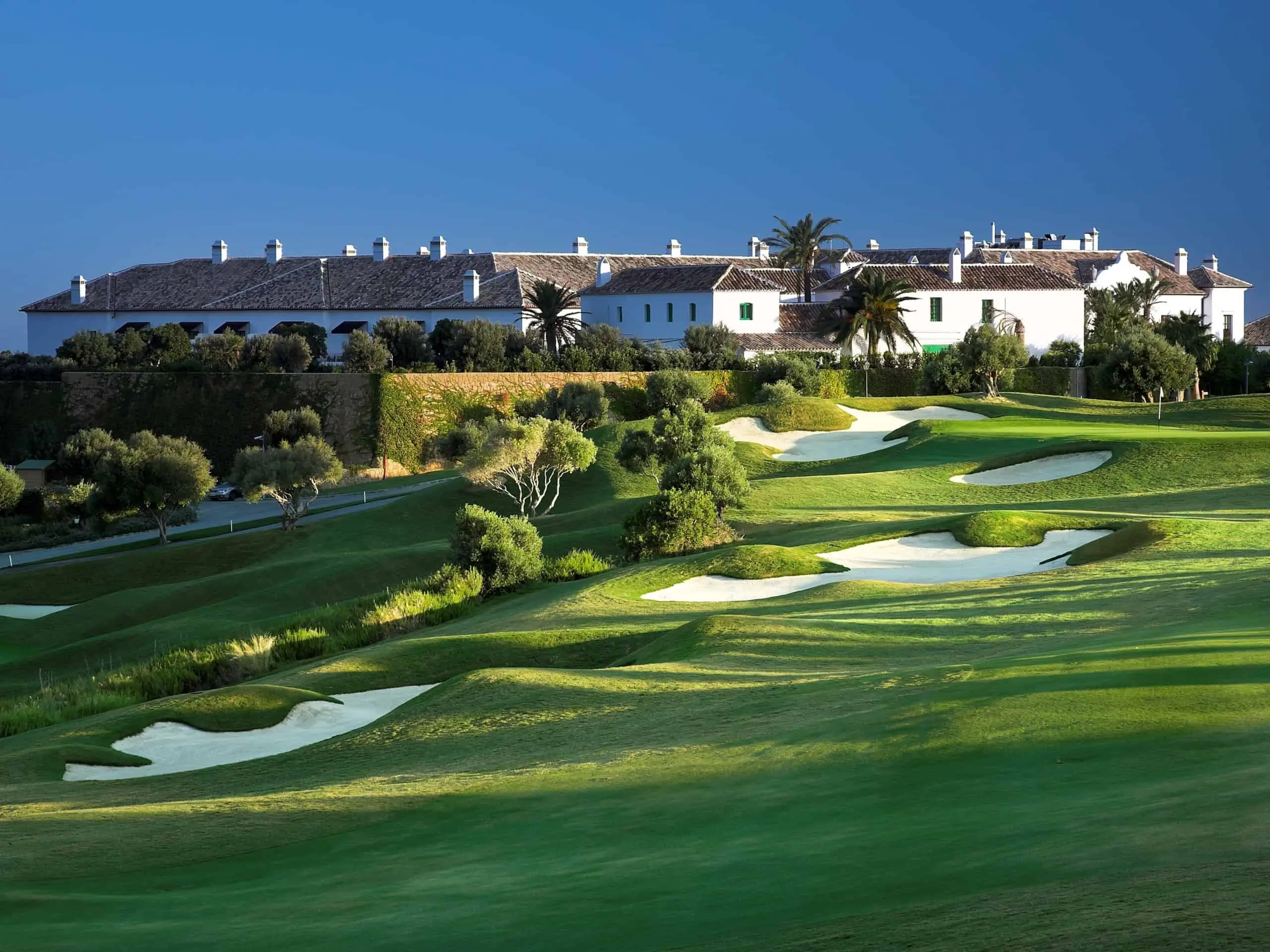 Preisgekrönter 18-Loch Golfplatz (c) Finca Cortesin